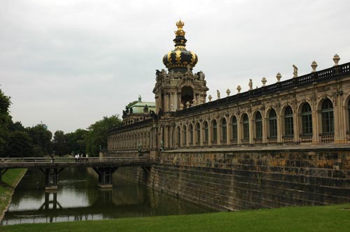 Zwinger - Kronentor Außenansicht