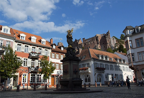 Kornmarkt mit Kornmarktmadonna - Heidelberg