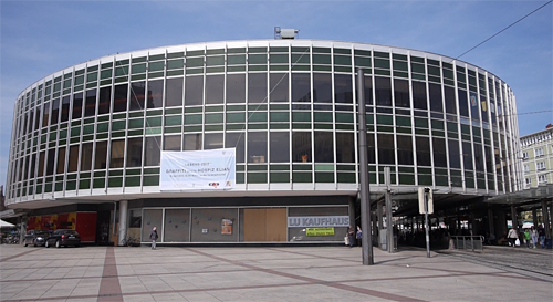 Tortenschachtel am Berliner Platz
