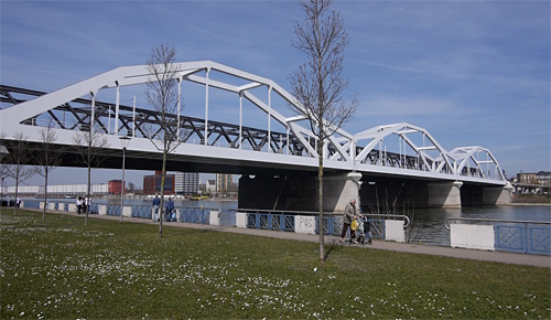 Konrad-Adenauer-Brücke