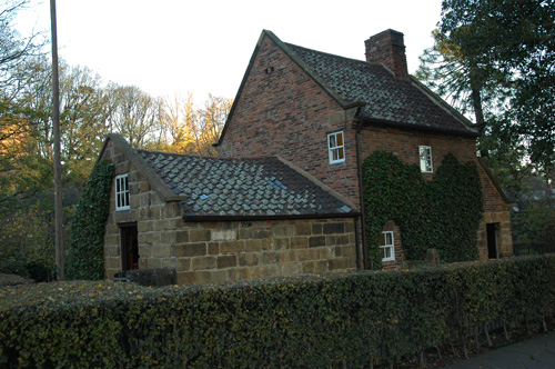Melbourne - Cooks Cottage - Fitzroy Gardens
