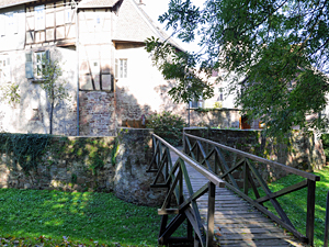 Michelstadt - Burg Michelstadt - Brücke über den Burggraben